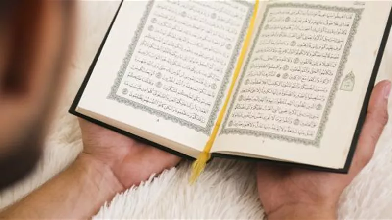 هل من يخبر أصحابه بحفظ القرآن يعتبر رياء؟.. «الإفتاء تُجيب»
