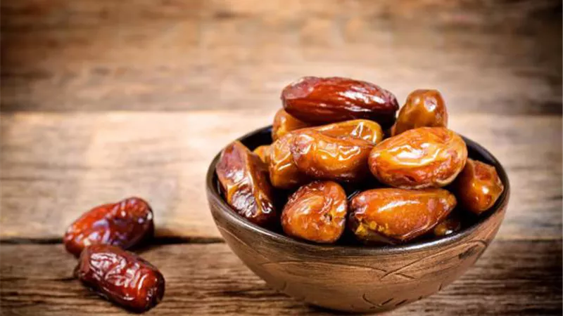 تفسير رؤية البلح في المنام للمتزوجة والعزباء والحامل