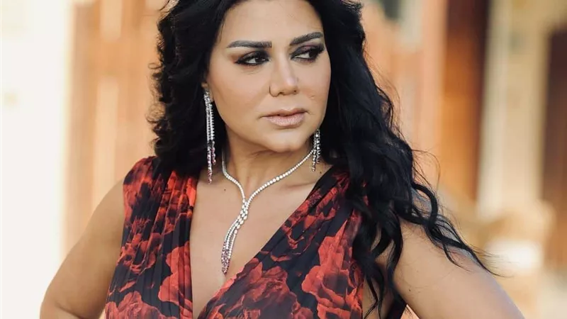 كلاكيت رابع مرة.. رانيا يوسف في مرمى نيران الجمهور.. والسبب سعر فستان 