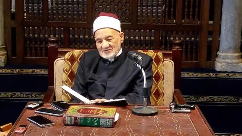 شيخ الأزهر يتقدم بخالص العزاء إلى الدكتور حسن الشافعي لوفاة زوجته 
