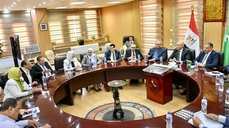 وزير التعليم ومحافظ الشرقية يلتقيان بعدد من أعضاء مجلسي النواب والشيوخ