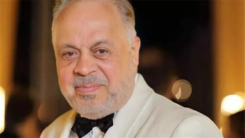 أشرف زكي ينفعل علي الهواء ويوجه رسالة شديدة اللهجة إلى البلوجرز 