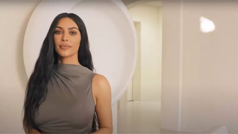 كيم كارداشيان تفاجئ لاعبي ريال مدريد بتصرف غريب (صور) 
