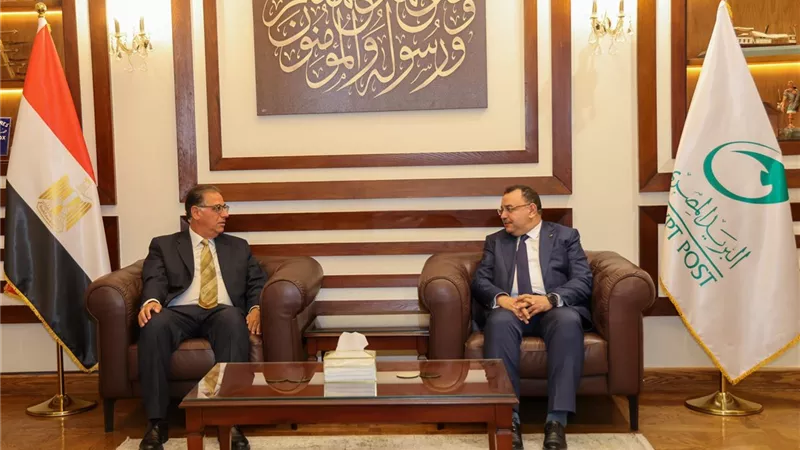 رئيس البريد يستقبل نائب الخارجية لبحث سبل التعاون المشترك 
