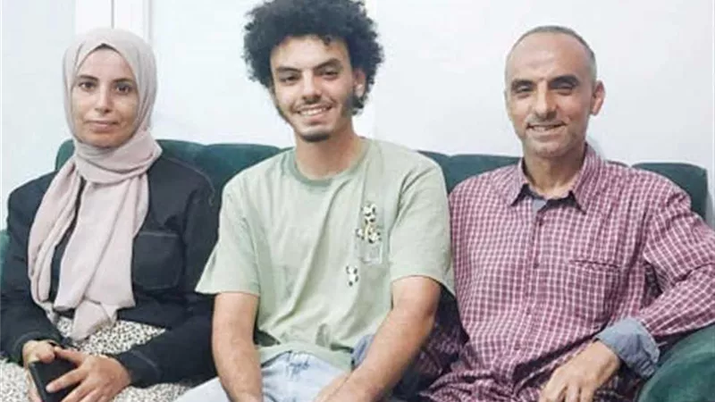 بعد خروجه من قائمة أوائل الثانوية العامة.. والد عمر هلال غاضبًا: ابني نفسيته اتدمرت