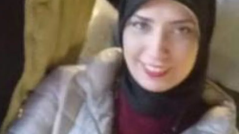 بقلم إيمان طلعت: الطرف الثالث في العلاقة الزوجية.. الأسباب والتأثير وكيفية التعامل 