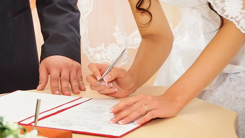 هل يجوز للمرأة الزواج بعد الخلع؟.. أمين الفتوى يُجيب (فيديو)