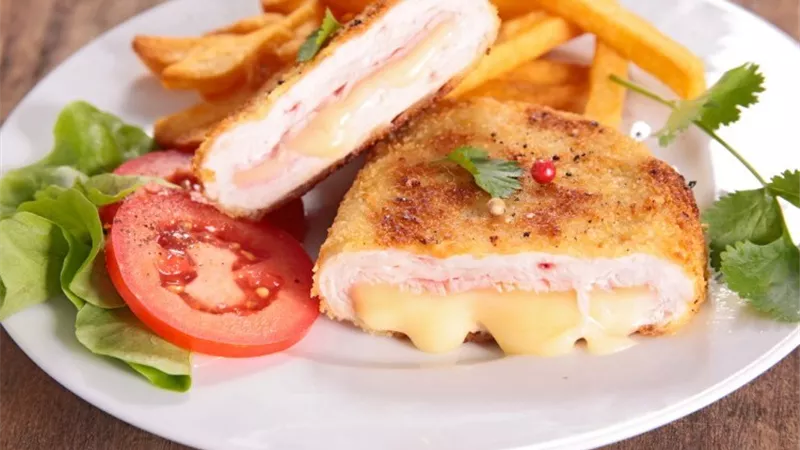 طريقة عمل دجاج كوردن بلو مثل المطاعم