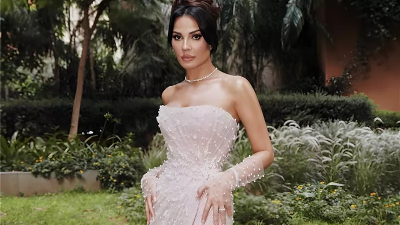 رد غريب من نادين نجيم على مهاجميها بعد صورة البانيو 