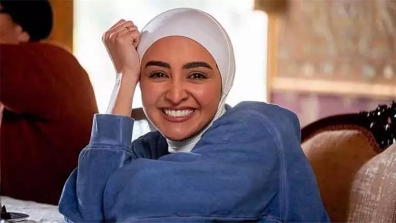 خالد منتصر يفتح النار على «هلا رشدي» بعد تصريحاتها الأخيرة: «مش مستنين رأيك»