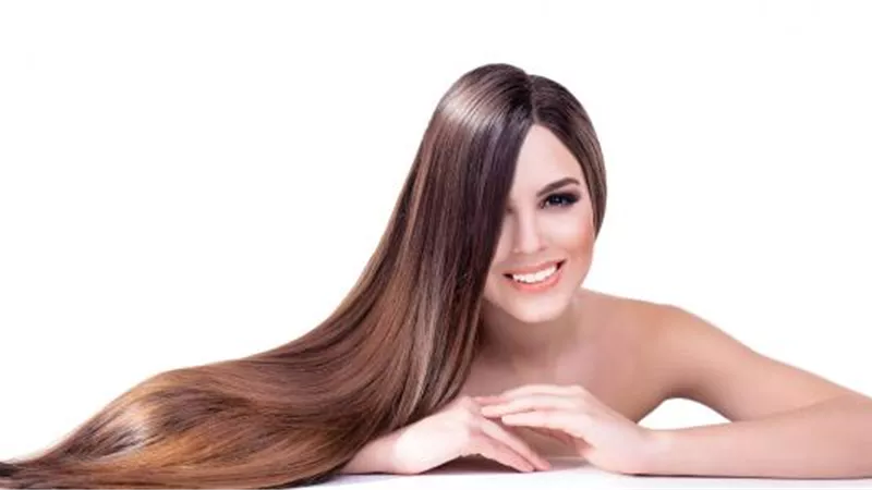 ماسكات طبيعية ساحرة للحصول على شعر طويل بدون تجعد