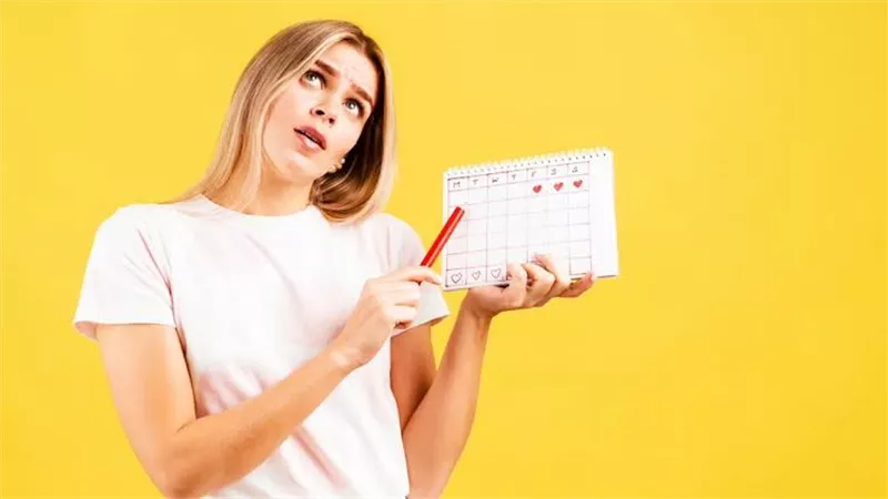 هل تعاني من دورة شهرية متأخرة؟.. إليك 7 أسباب تكمن وراء ذلك 