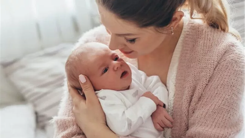 منذ الولادة حتى نهاية الأسبوع الأول.. 5 نصائح للأمهات لرعاية الرضيع 