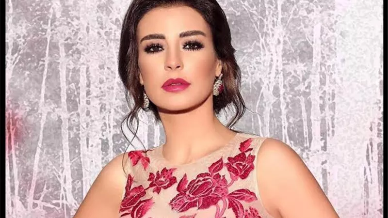 ماغي بو غصن تتصدر إكس بعد تتويجها بجائزة الأفضل عربياً 