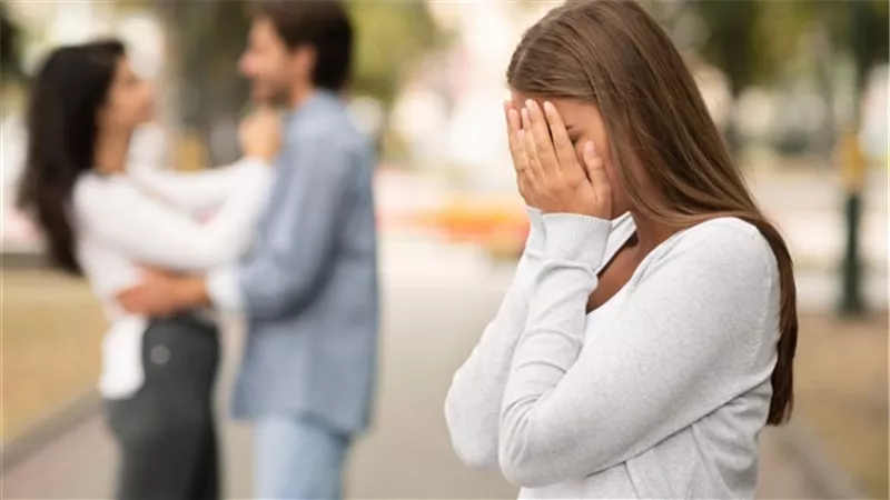   زوجة تسأل: زوجي خانني وانتقمت منه بهذه الطريقة.. هل أنا آثمة؟