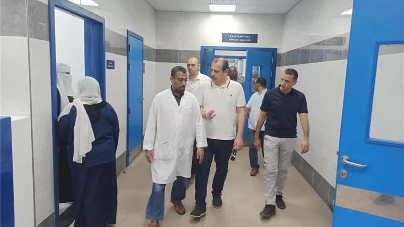 الصحة: الفريق المركزي مَرَّ على 4 مستشفيات وناظر المرضى المحجوزين واطمأن على حالتهم الصحية