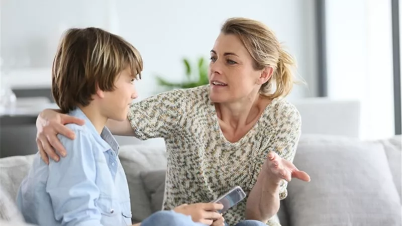 فيديو صادم.. سيدة تشتكي: «ابني طلب يحط إيده على منطقة حساسة في جسمي.. أعمل ايه؟