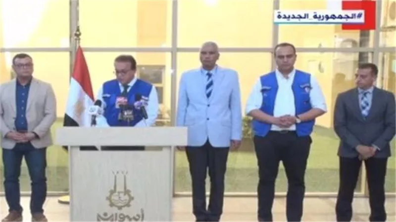 عن المرض الغامض.. وزير الصحة: 480 حالة مصابة بنزلات معوية ترددت على مستشفيات أسوان