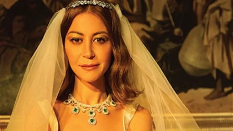 رحلة أزمات منة شلبي «من شائعات العريس الأصغر سنًا إلى حيازة المخدرات» 