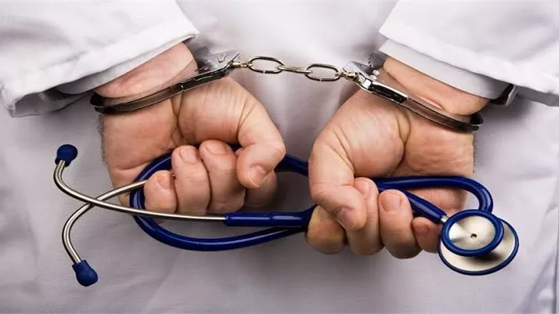 اعتراف أطباء بتحرشهم بالمريضات يثير الغضب.. والنقابة تكشف حجم العقوبة المنتظرة 