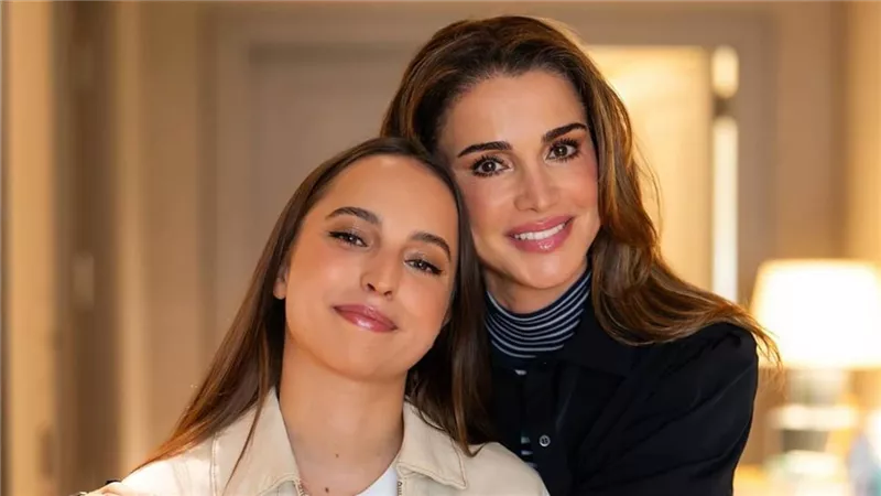 الملكة رانيا تهنئ ابنتها الأميرة إيمان بعيد ميلادها.. وهذا ما فعله الأمير الحسين