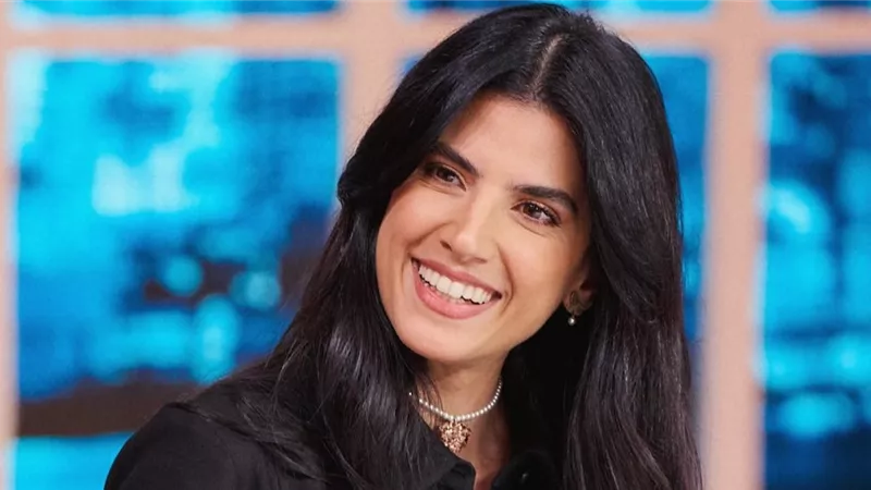 الفنانة كارمن بصيبص تعلن حملها.. وتوجه رسالة لأمهات لبنان