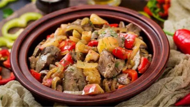 طريقة عمل طاجن الكبدة بالطماطم 