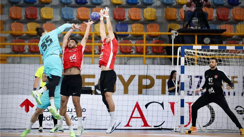 الأهلي يفوز على برشلونة ويتوج بالميدالية البرونزية في مونديال اليد