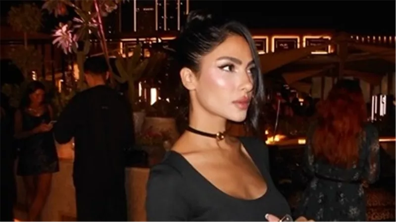 هدي المفتي تسحر الجمهور بفستان أسود من حفل Dolce & Gabbana