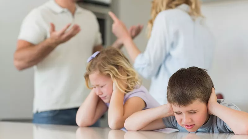هل تعود الحضانة للحاضنة بعد التنازل عنها أو سقوطها؟.. «الإفتاء تُجيب»