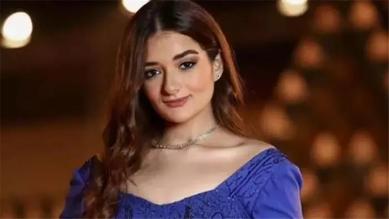 ملك زاهر: «أنا قديمة أوي وأكره السوشيال ميديا»