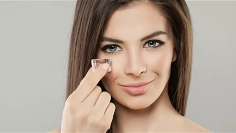 فوائد مكعبات الثلج للبشرة وكيفية استخدامها