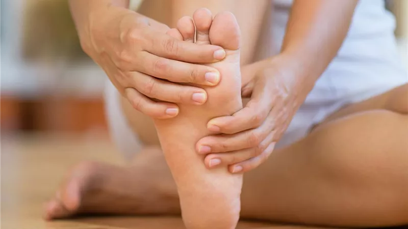 5 مكسرات تخلصك من الآم النقرس وحصوات الكلى 