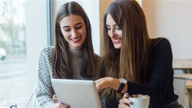 عشان متبقيش وحيدة.. أفضل 4 نصائح لتكوين صداقات في أولى جامعة