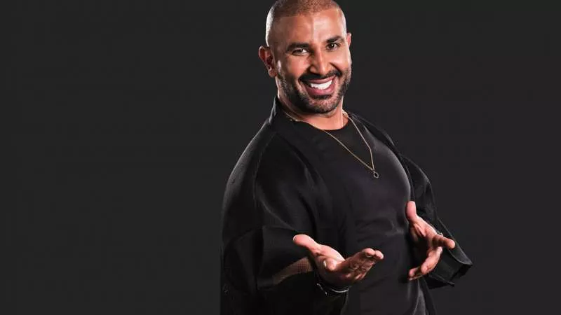 بعد إصابة أحمد سعد.. ما هو مرض تآكل عظام الفك وطرق علاجه؟ 