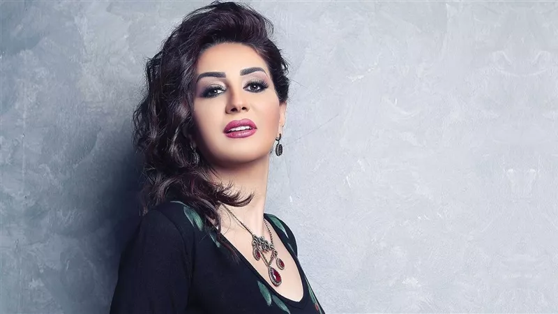 تفاصيل مشروع الفنانة وفاء عامر لدعم الأرامل والمطلقات