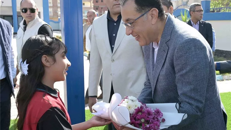 بالصور.. رئيس الوزراء يتفقد المدرسة المصرية اليابانية -السلام 2 بحي عتاقة