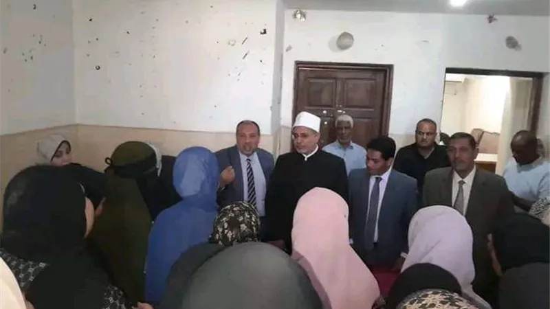 رئيس جامعة الأزهر بالأقصر يتوعد المتسببين بواقعة تسمم 20 طالبة بالمدينة الجامعية 
