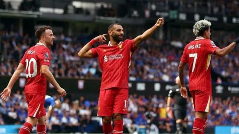 محمد صلاح يتصدر قائمة المرشحين لجائزة لاعب الشهر في الدوري الإنجليزي