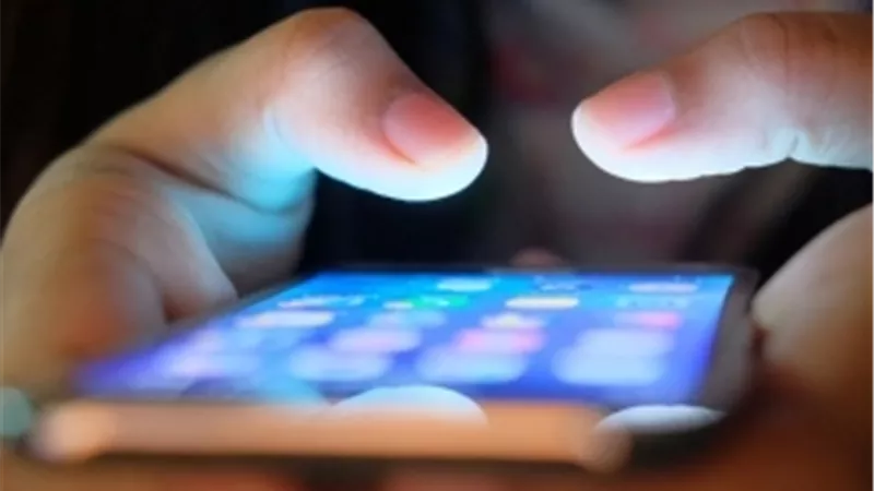 بخطوات بسيطة.. طريقة ضبط ساعة موبايلك للتوقيت الشتوي