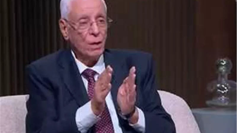 حسام موافي: الاستخدام الخاطئ للمضادات الحيوية يُشكل خطرًا عصيبًا بالمستقبل 