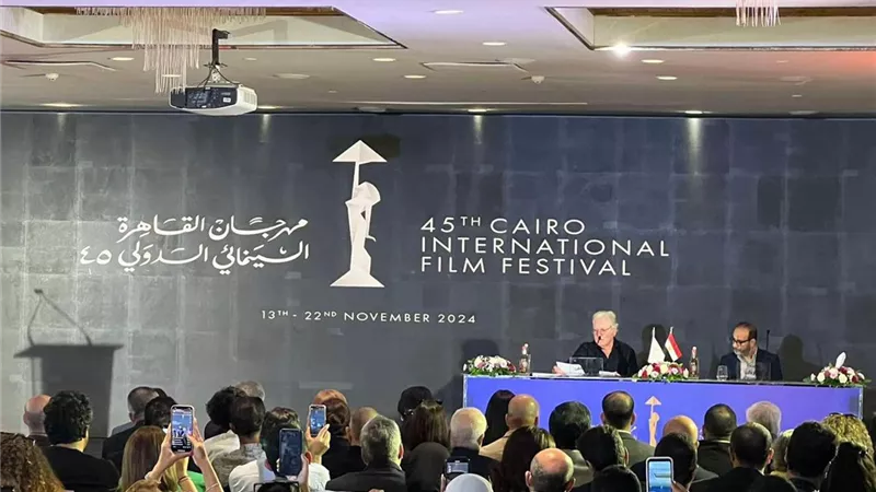 مهرجان القاهرة السينمائي الدولي يكرم يسري نصر الله وأحمد عز ودانيس تانوفيتش