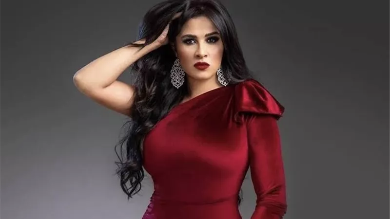 ياسمين عبد العزيز تخطف الأنظار بجمالها في أحدث ظهور لها (صور)  