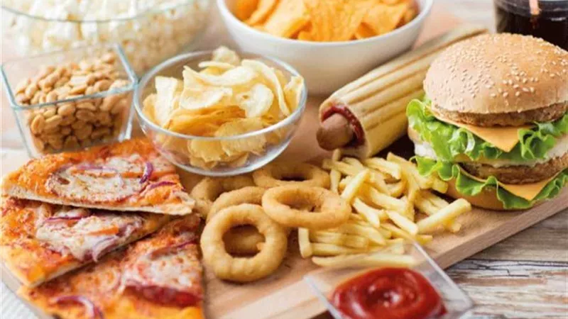 لماذا تمثل الدهون المتحولة خطرًا على صحتك؟