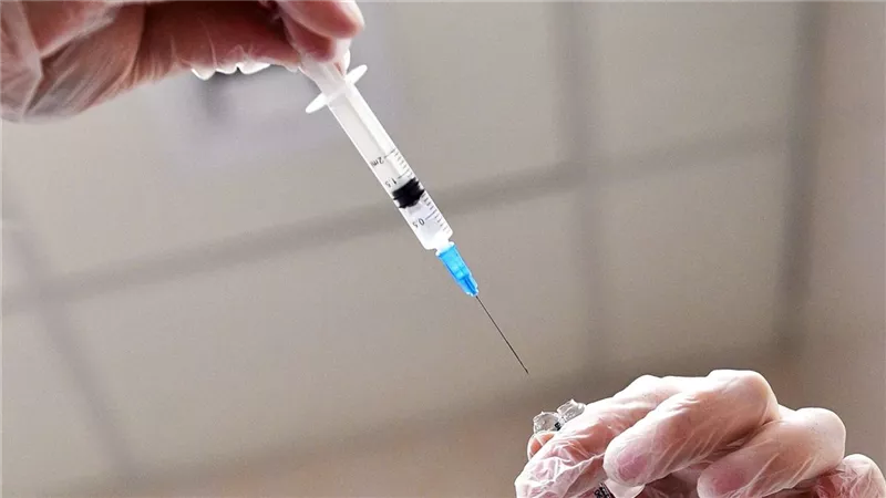 «الصحة» تحذر من حقن «الخلطة السحرية» لعلاج البرد