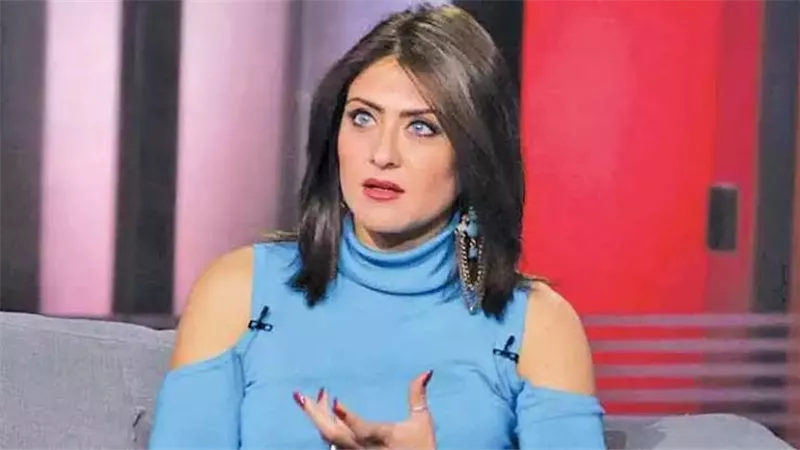 بالصور.. هيدي كرم تثير فضول الجمهور برسالة غامضة