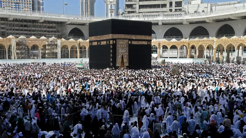 هل يجوز عمل عمرة واحدة عن أكثر من متوفي؟.. الإفتاء ترد