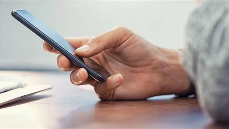 كيف أعرف إذا كان هاتفي المحمول مراقب أم لا؟