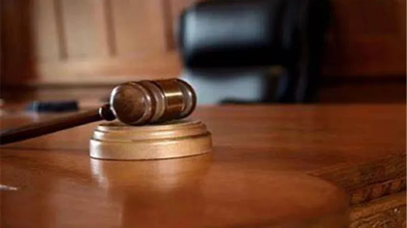 محاكمة 4 أطباء وممرضة تسببوا في وفاة مريض