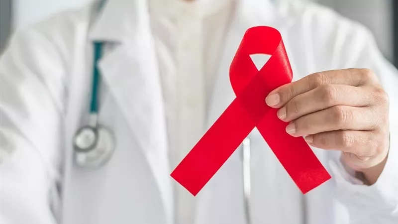 في اليوم العالمي للإيدز.. أعراض الإصابة بفيروس نقص المناعة البشرية